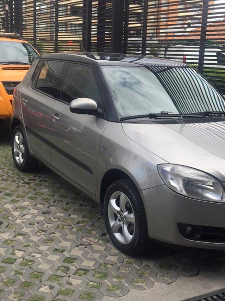 Škoda Fabia • 2009 • 140,000 km 4