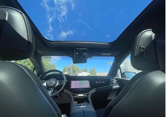 Mercedes-Benz E • 2023 • 22,700 km 3