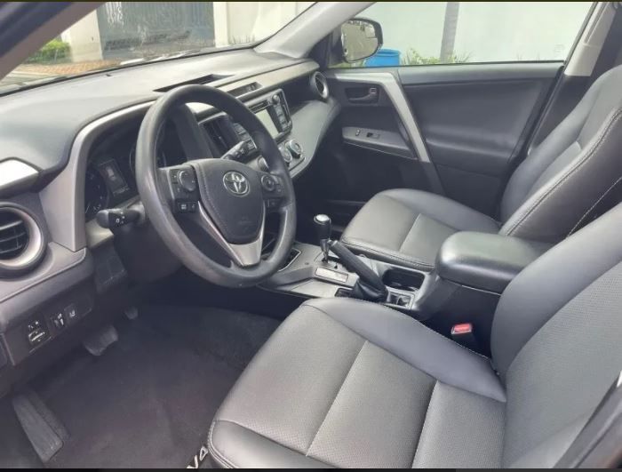 Toyota RAV4 • 2017 • 99,000 km 3