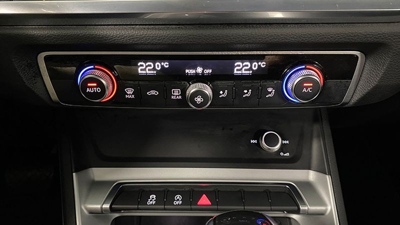 Audi Q3 • 2020 • 40,219 km 27