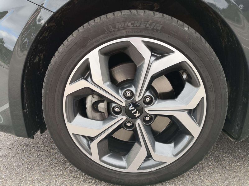 Kia Cee`d • 2019 • 129,000 km 4