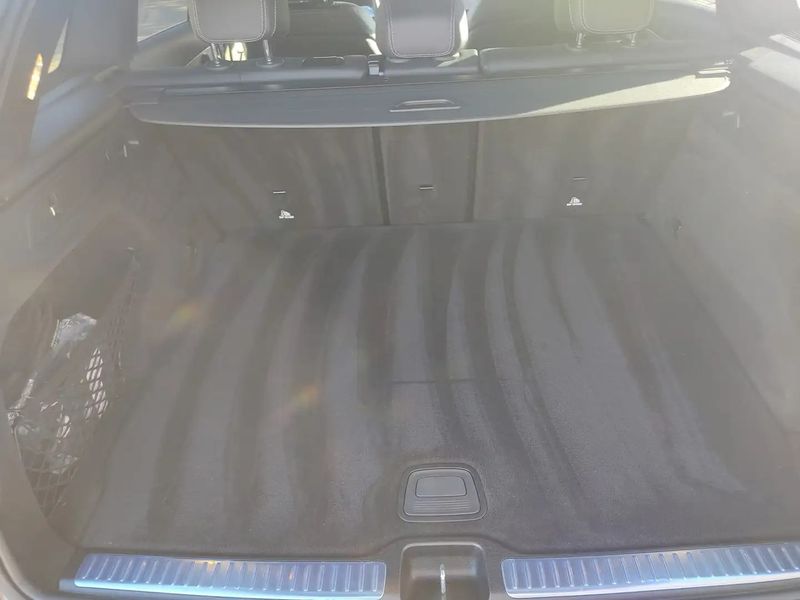 Mercedes-Benz GLC • 2021 • 49,000 km 14