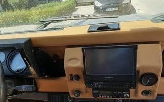 Land Rover Defender • 2000 • 47,000 km 2