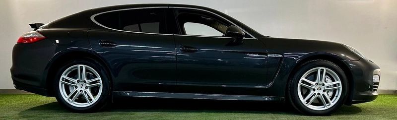 Porsche Panamera • 2011 • 173,000 km 3
