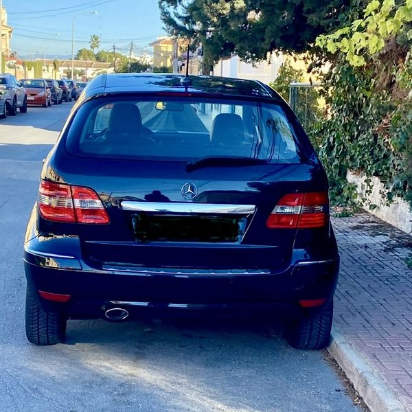 Mercedes-Benz Trieda B • 2011 • 220,000 km 4