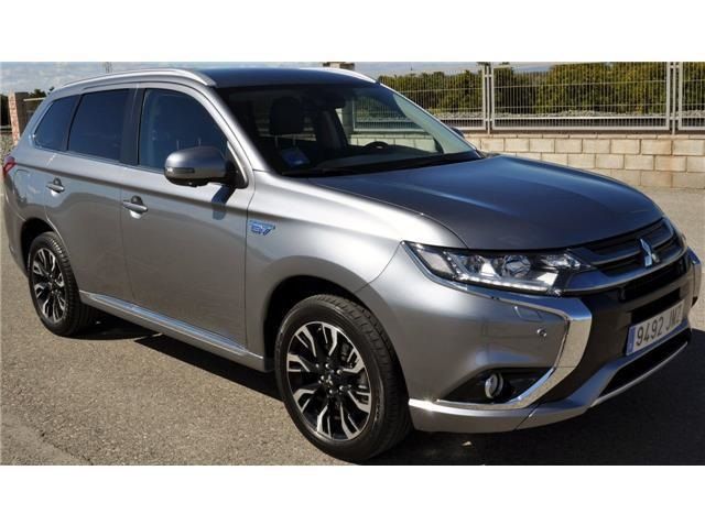 Mitsubishi Outlander • 2016 • 109,000 km 5