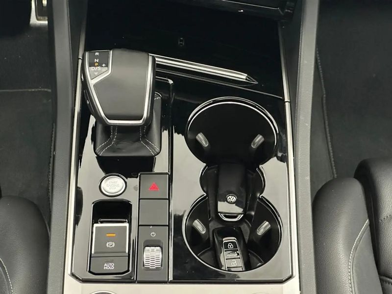 Volkswagen Touareg • 2019 • 155,000 km 7