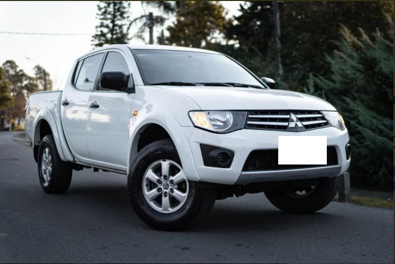 Mitsubishi L200 • 2016 • 108,000 km 2