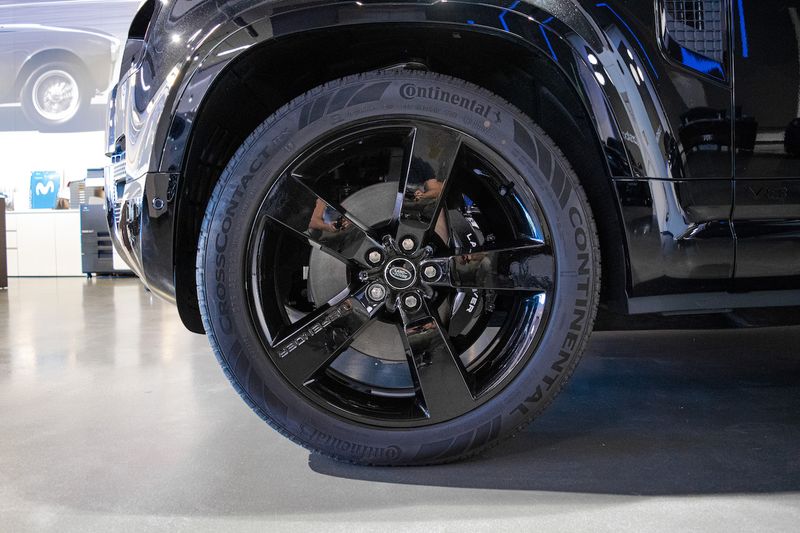 Land Rover Defender • 2024 • 900 km 15