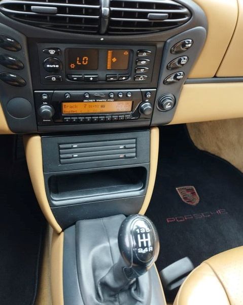 Porsche 718 Boxster • 2000 • 150,000 km 3