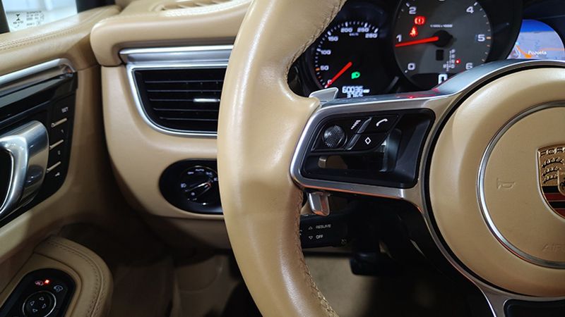 Porsche Macan • 2017 • 60,036 km 8