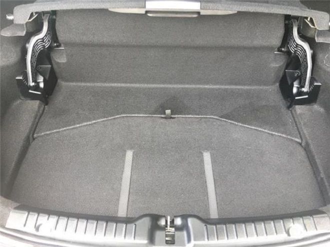 Mercedes-Benz SLK • 2011 • 137,000 km 3