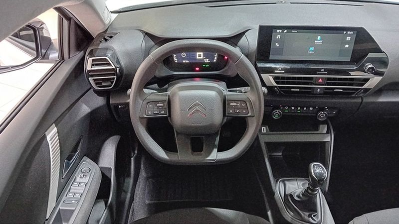 Citroën C4 • 2023 • 11,879 km 2