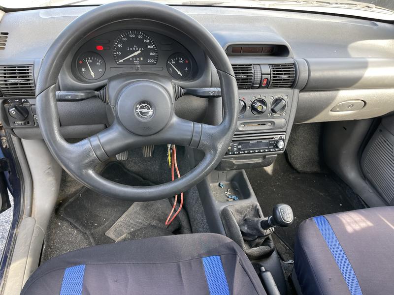 Opel Corsa • 1995 • 288,994 km 5