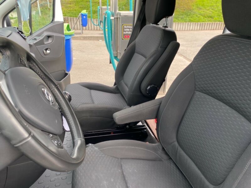 Opel Vivaro • 2018 • 104,000 km 11