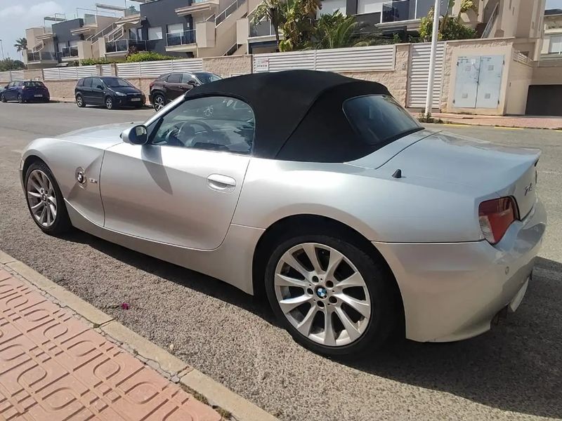 BMW Z4 • 2006 • 145,075 km 2