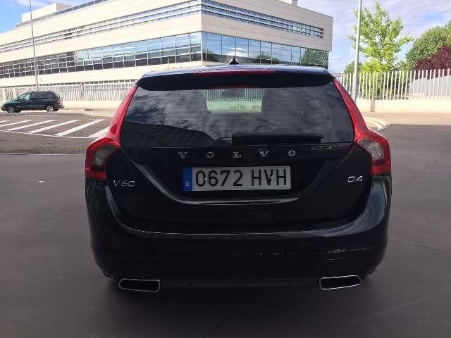 Volvo V60 • 2015 • 199,000 km 4