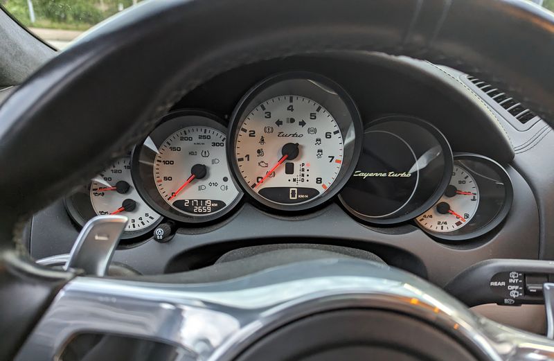 Porsche Cayenne • 2011 • 2,171,190 km 15