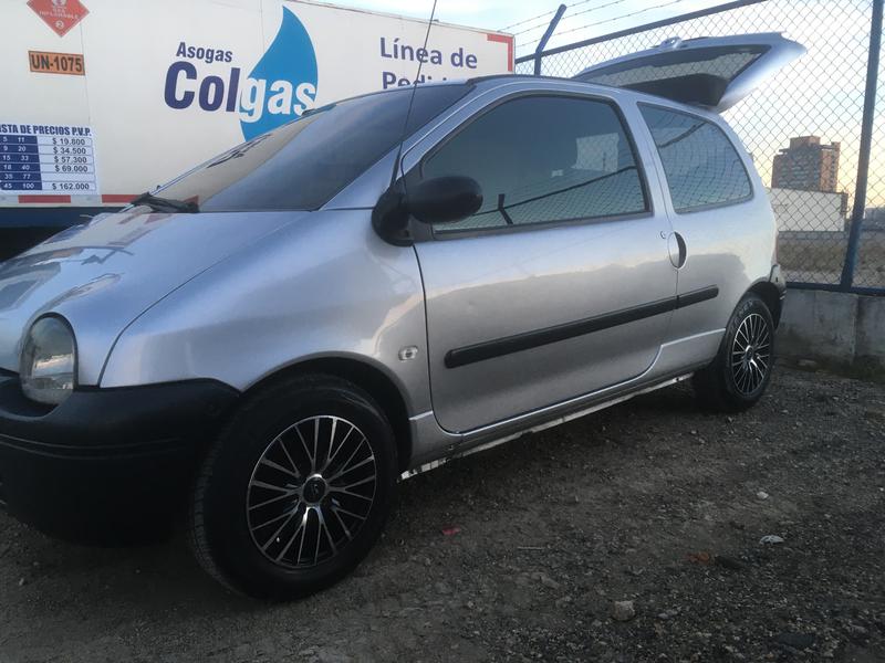 Renault Twingo • 2006 • 76,200 km 6