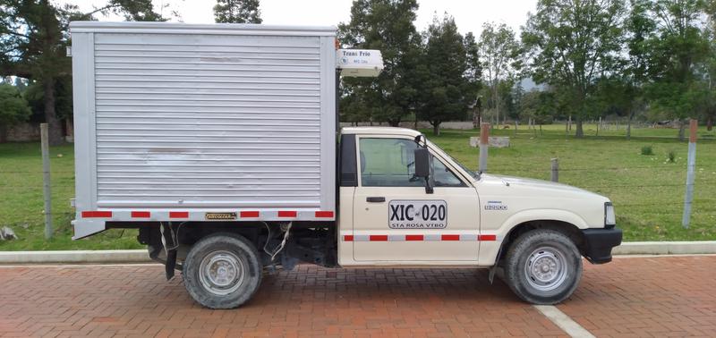 Mazda B2500 • 1992 • 330,000 km 2