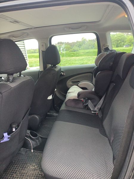 Citroën C3 Picasso • 2011 • 215,000 km 5