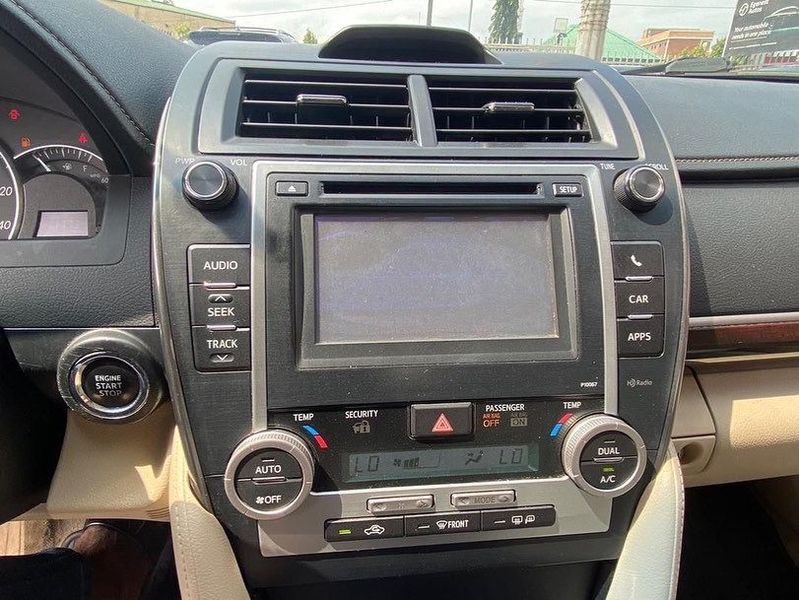 Toyota Camry • 2012 • 117,734 km 10