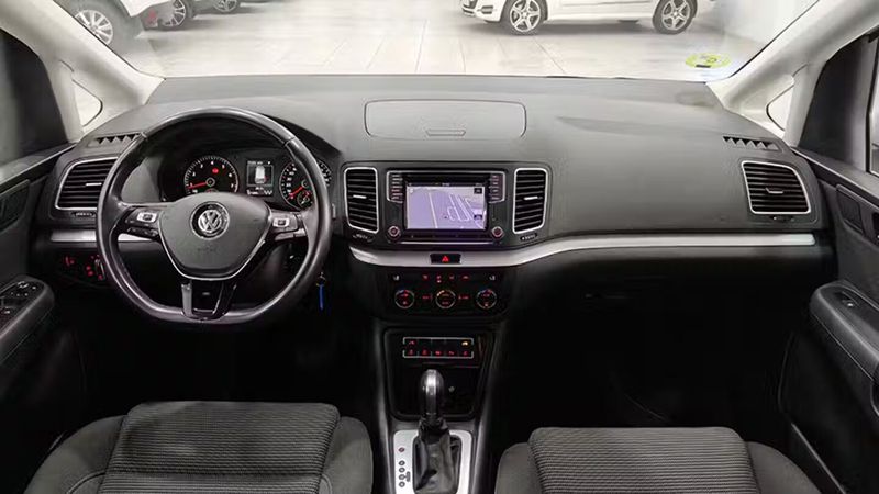 Volkswagen Sharan • 2021 • 121,355 km 5