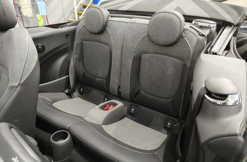 MINI Cooper Cabrio • 2023 • 37,054 km 7