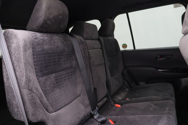 Toyota Land Cruiser • 2022 • 30,884 km 9