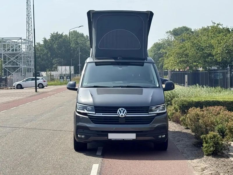 Volkswagen California • 2022 • 42,000 km 4