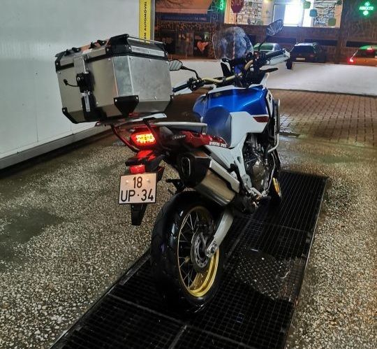 Honda Accord Plug-In Hybrid • 2018 • 200,000 km 2