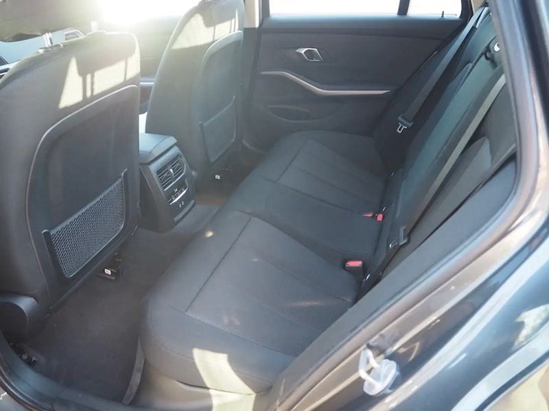 BMW 3 Series • 2021 • 119,000 km 3