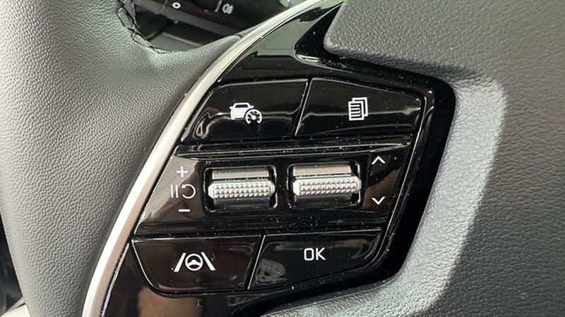 Kia Niro • 2024 • 1,159 km 18