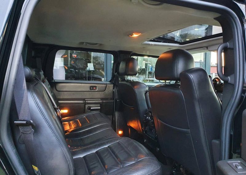 Hummer H2 • 2005 • 90,000 km 4