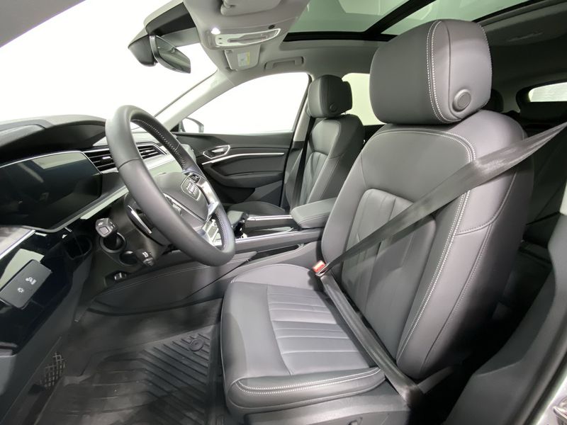 Audi e-tron • 2021 • 1,287 km 4