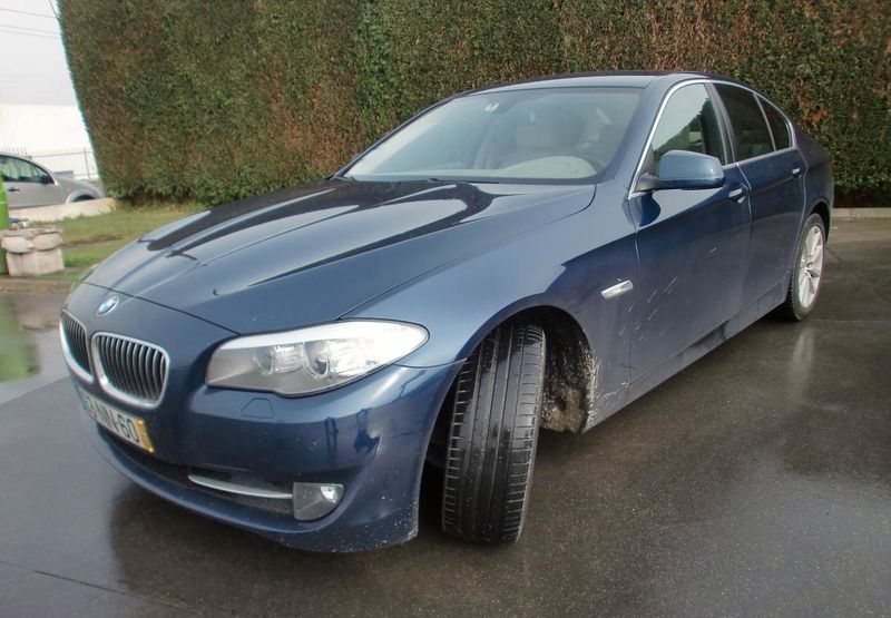 BMW 520D • 2013 • 199,999 km 1