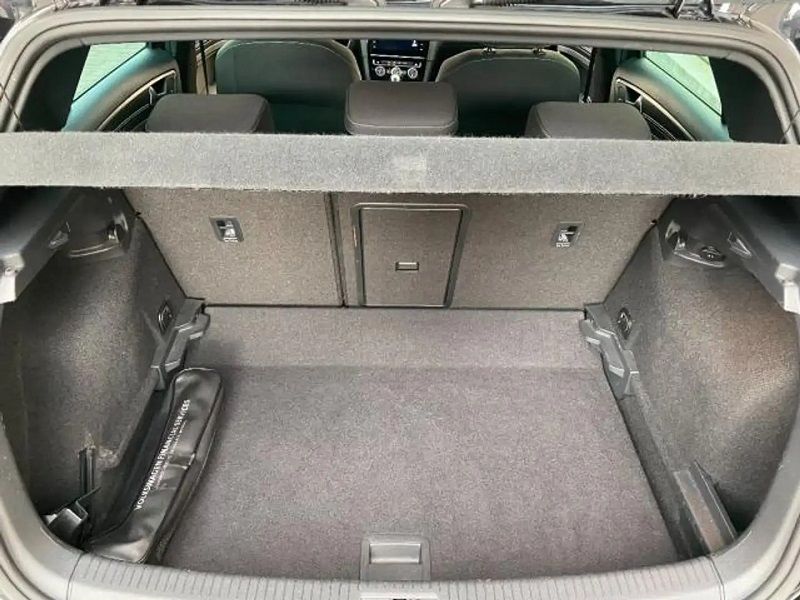 Volkswagen Golf • 2018 • 76,200 km 9