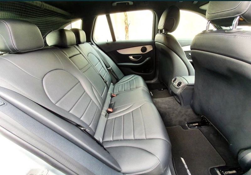 Mercedes-Benz C • 2015 • 153,000 km 4