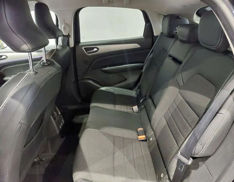 Renault Captur • 2022 • 21,045 km 14