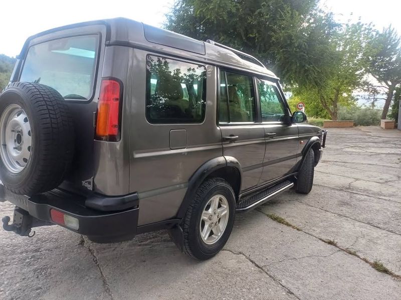 Land Rover Discovery • 2003 • 249,000 km 2