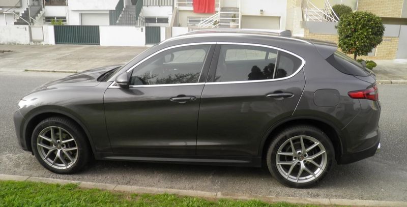 Alfa Romeo Stelvio • 2017 • 119,000 km 2