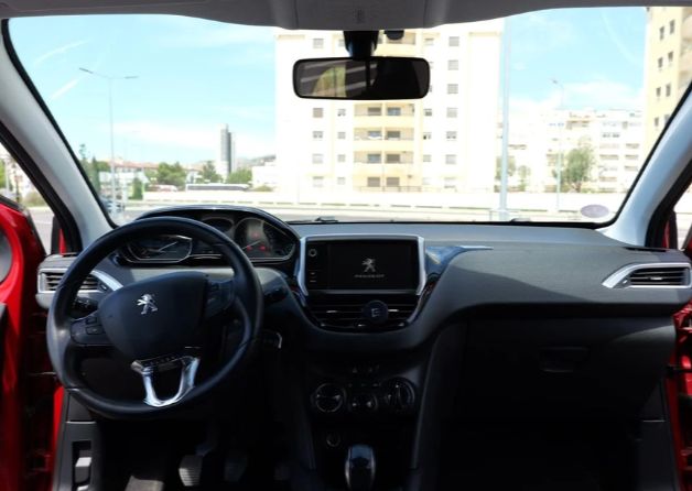 Peugeot 308 • 2016 • 98,000 km 3