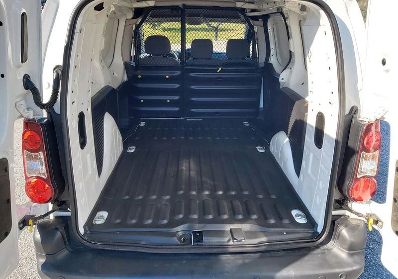 Peugeot 107 • 2012 • 130,000 km 4