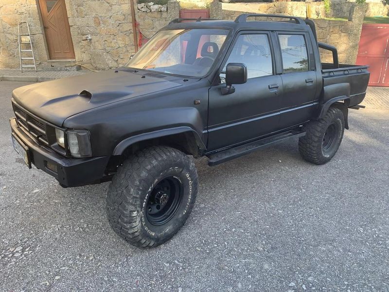 Toyota Hilux • 1988 • 111,000 km 2