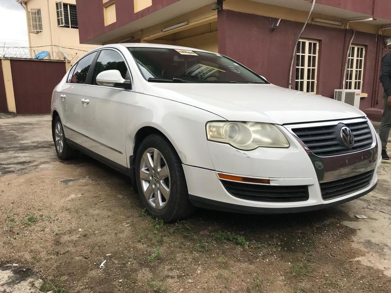 Volkswagen Passat • 2007 • 193,000 km 4