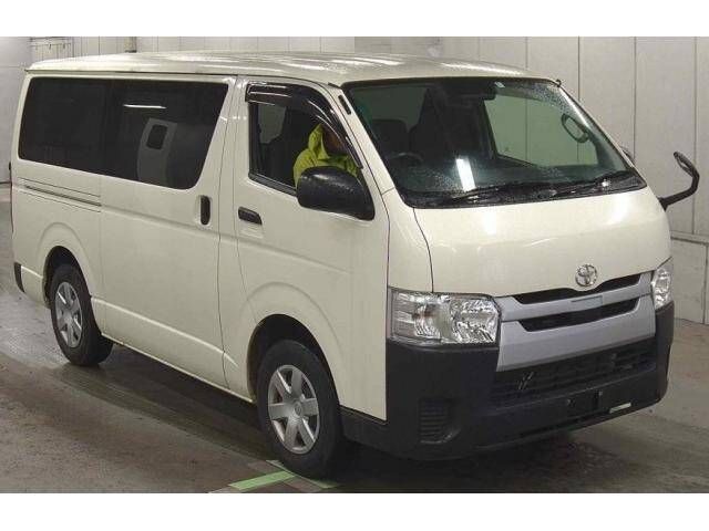 Toyota Hiace • 2022 • 14,755 km 2