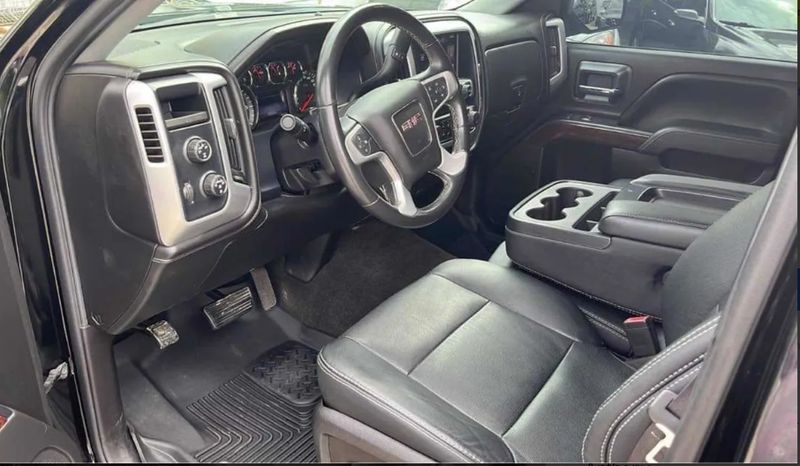 GMC Sierra 1500 • 2014 • 100,000 km 3