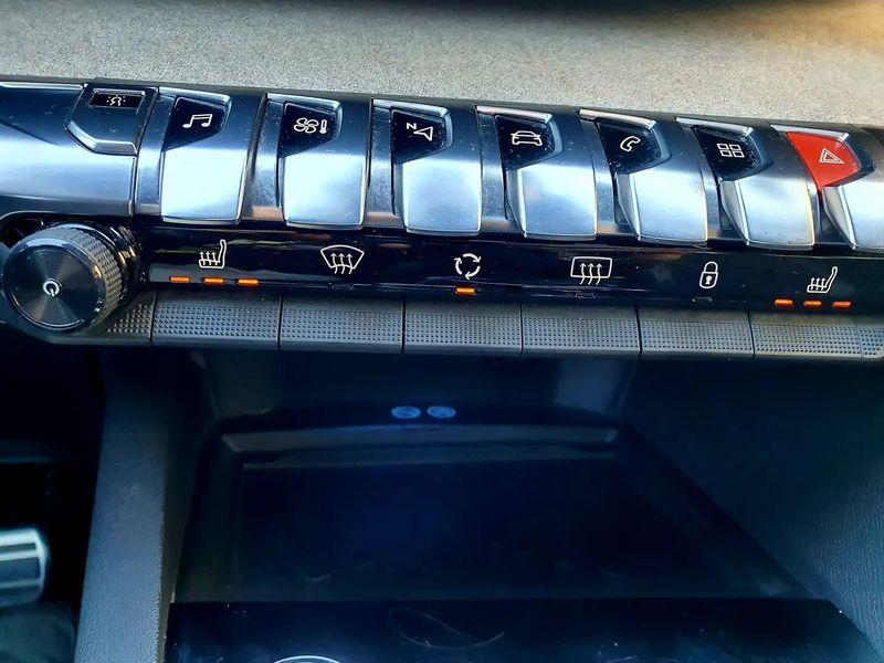 Peugeot 5008 • 2017 • 64,000 km 11