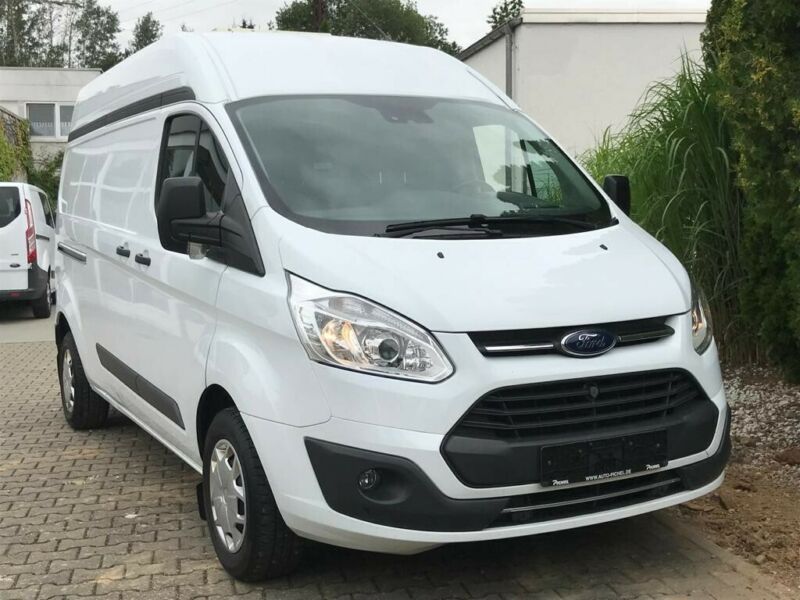 Ford Transit Custom • 2018 • 82,500 km 2