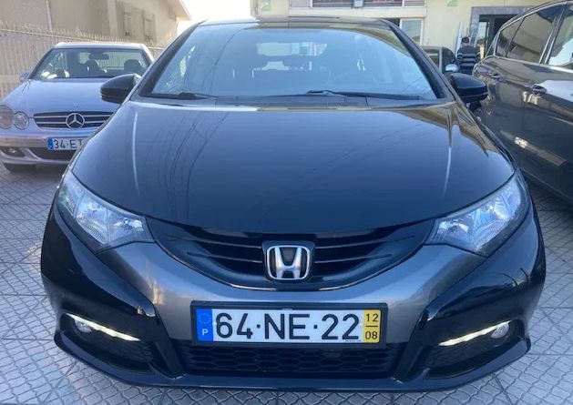 Honda Civic • 2012 • 180,000 km 2